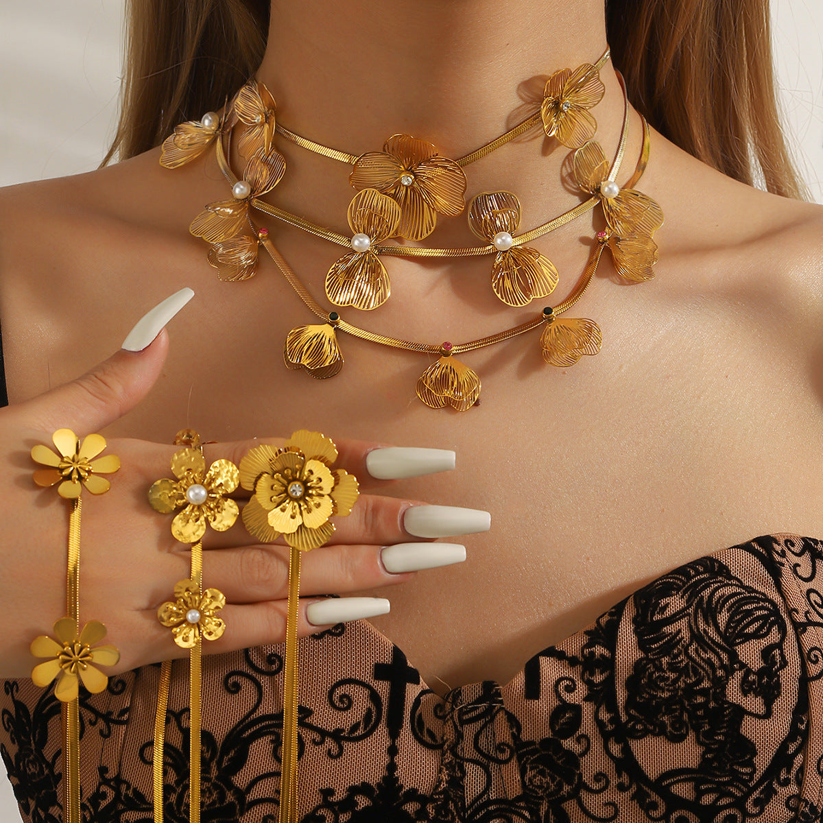 Hollow-out Flower Necklace