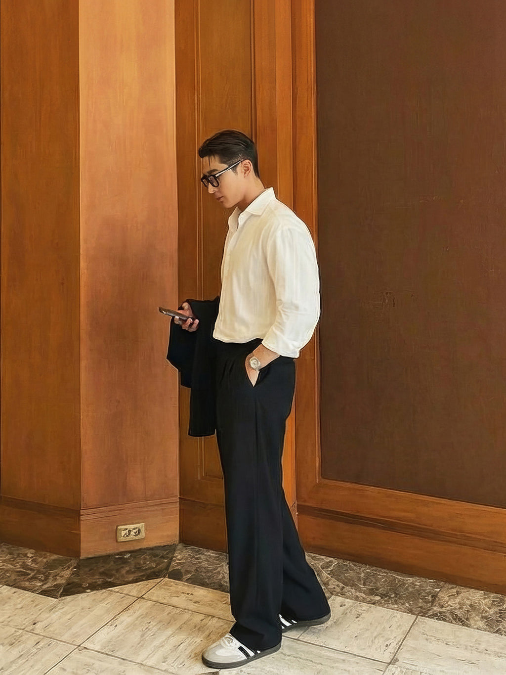 Men's Double Pleated Wide-Leg Trousers