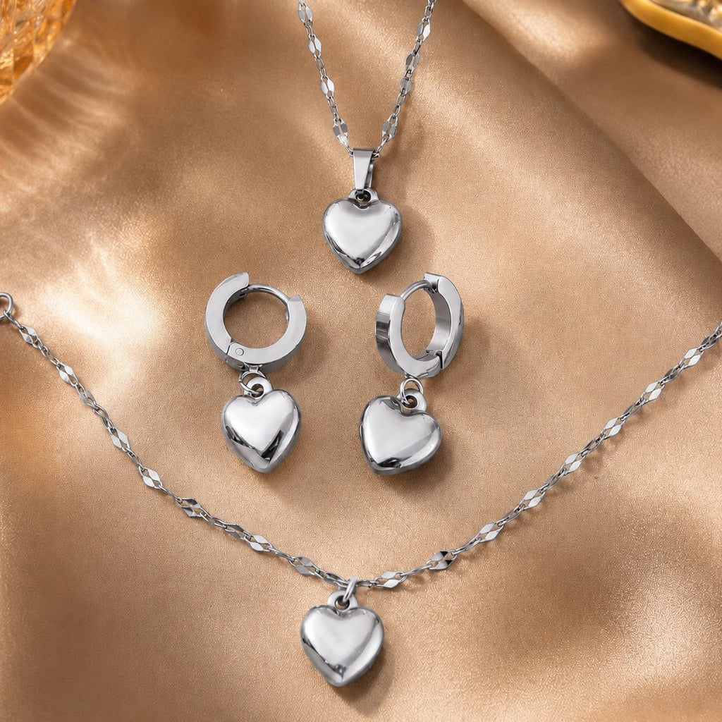 Peach-shaped jewelry heart necklace