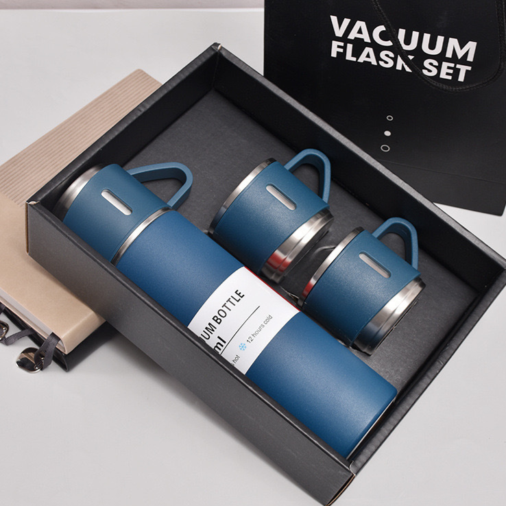 A cup of three-lid 304 stainless steel thermos cup