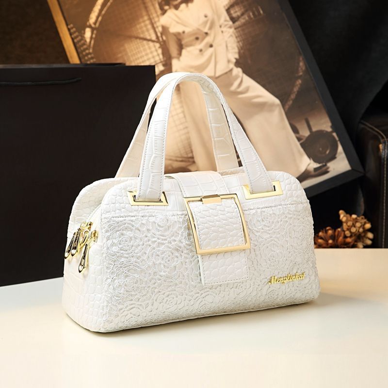 Elegant Crocodile Pattern Shoulder Bag