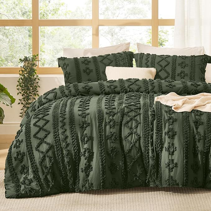 Tufted Brushed Cut-out Floral Bohemian Style Bedding Three-piece Set