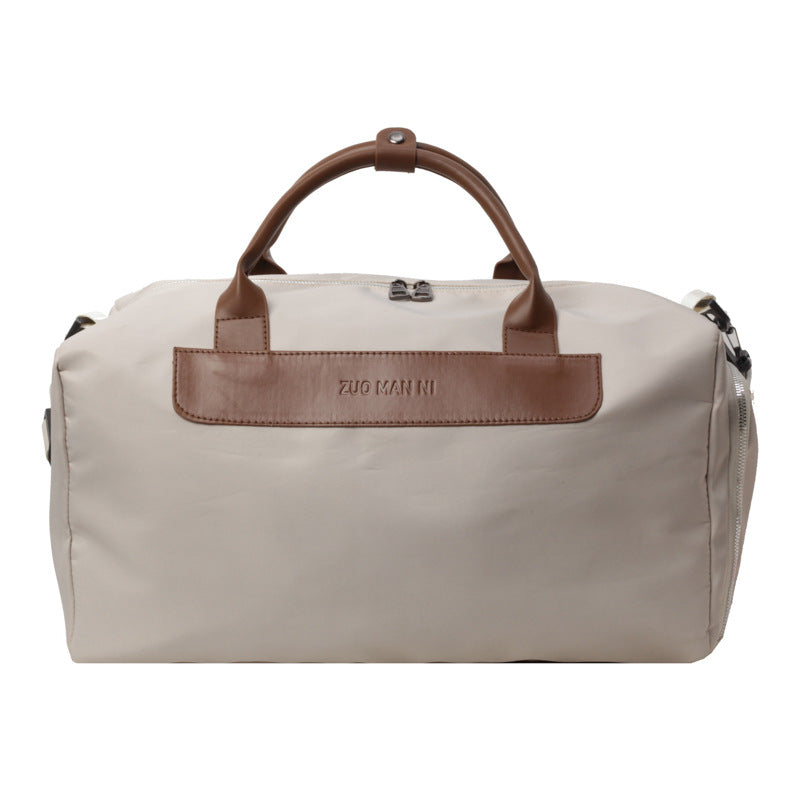 Take out the hand-held travel bag