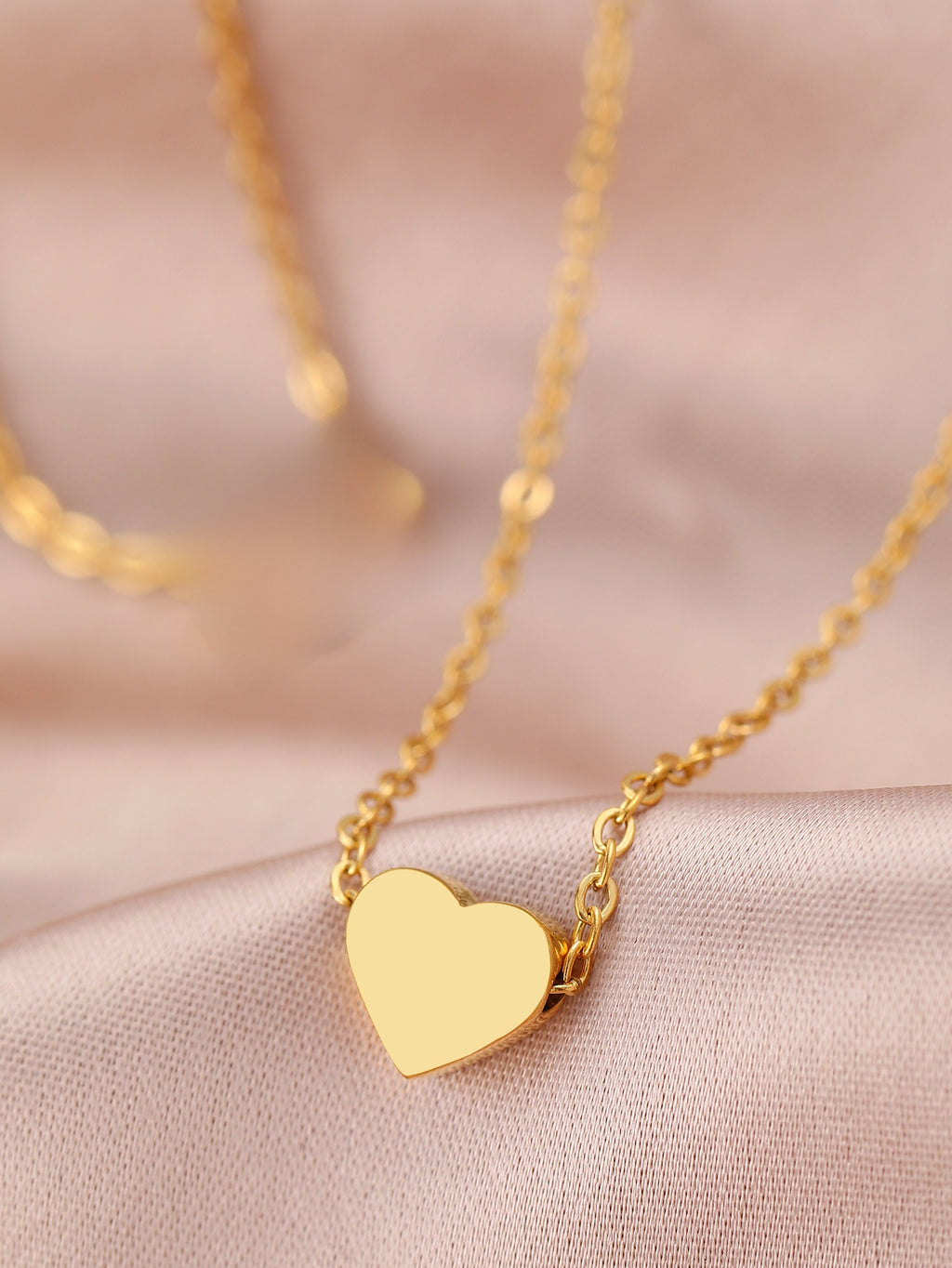 New Minimalist Heart-Shaped Pendant Necklace, Versatile for Business Casual Wear