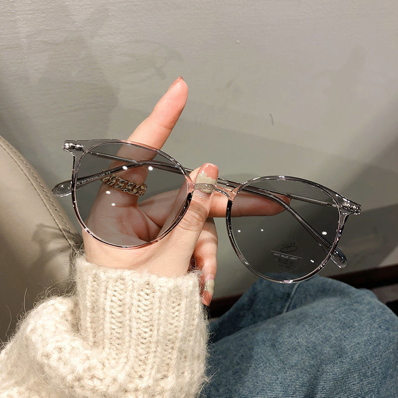 Photochromic Prescription Glasses with Oval Frame