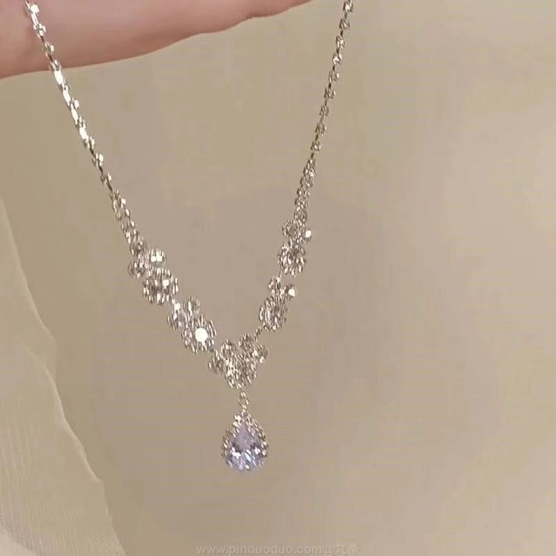 Zircon water-drop pendant with collar chain for the neck