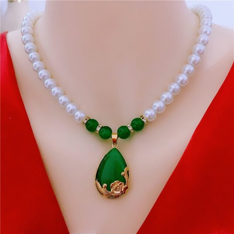 Synthetic Pearl Necklace with Heart Pendant