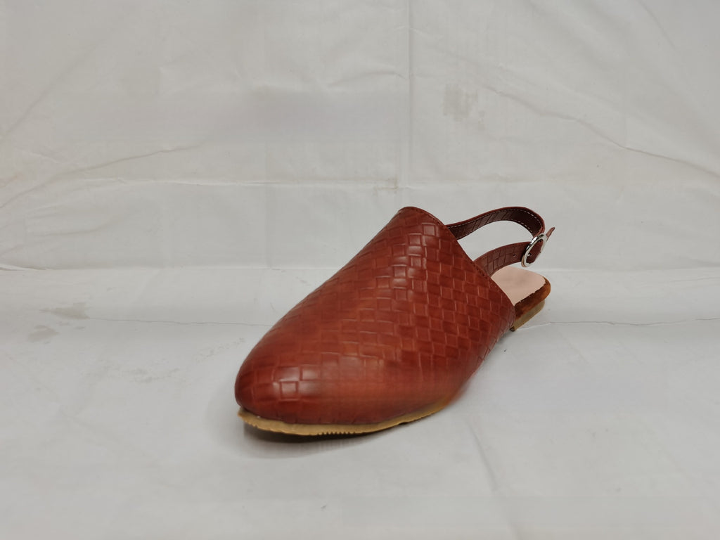 Pointed-toe woven women?s shoes
