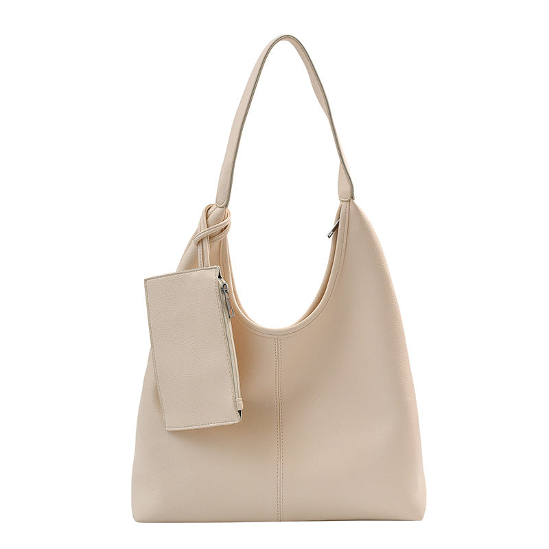 Large-capacity underarm bag