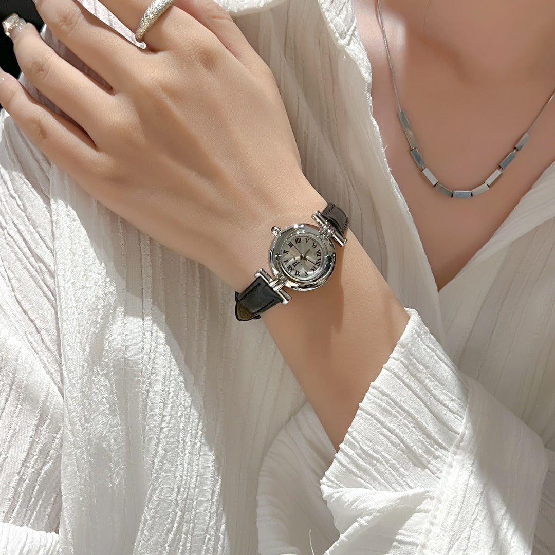 Vintage Quartz Women's Watch with Leather Strap