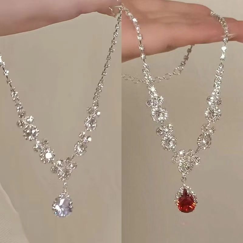 Zircon water-drop pendant with collar chain for the neck