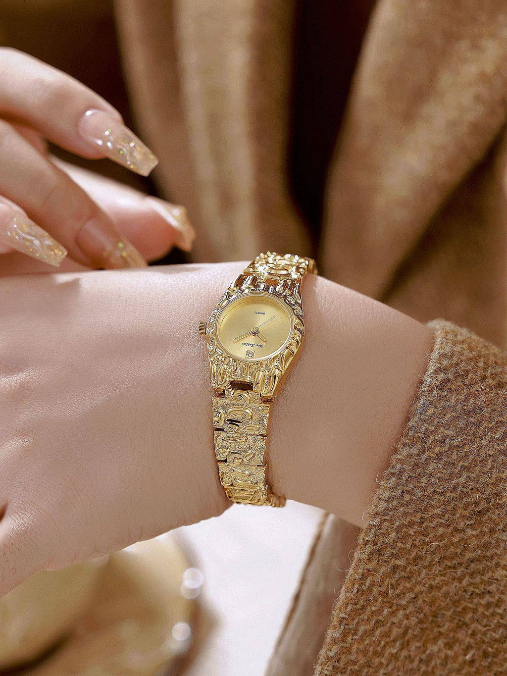 Women's Vintage Quartz Watch with Alloy Strap