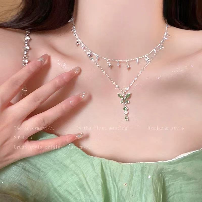 Zircon water-drop pendant with collar chain for the neck