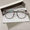 Square-shaped eyeglass frame