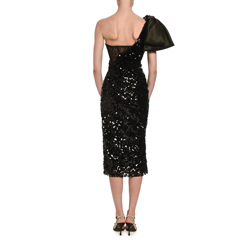 Body-hugging evening dress