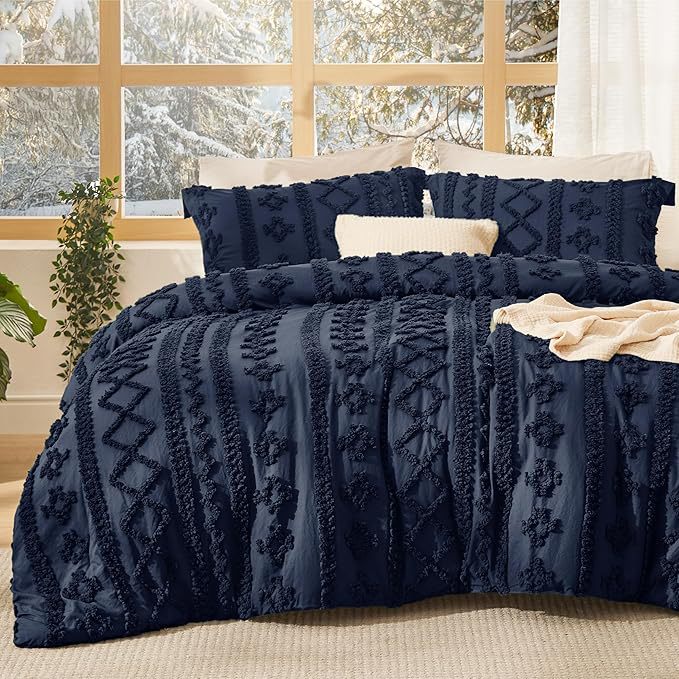 Tufted Brushed Cut-out Floral Bohemian Style Bedding Three-piece Set