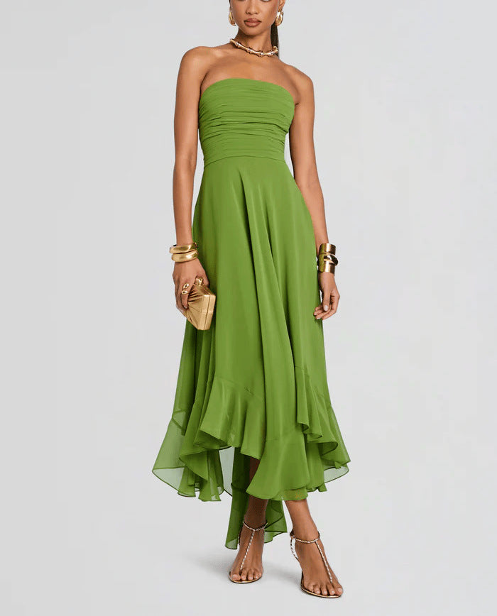 Lady's sleeveless pleated high-waist dress